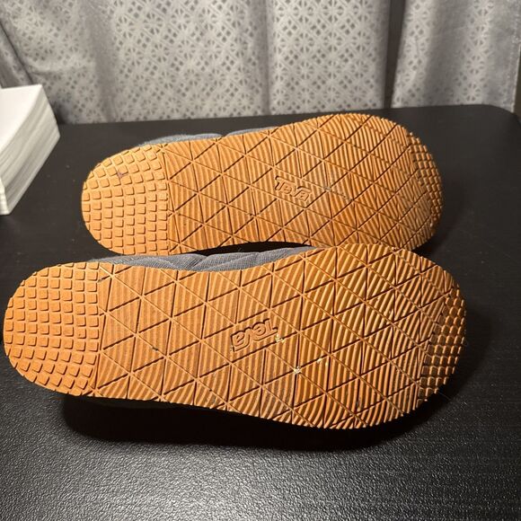 Teva ReEmber Moc Slipper Shoes Mens Size 12 Gray Quilted Slip-On Camp Cozy
